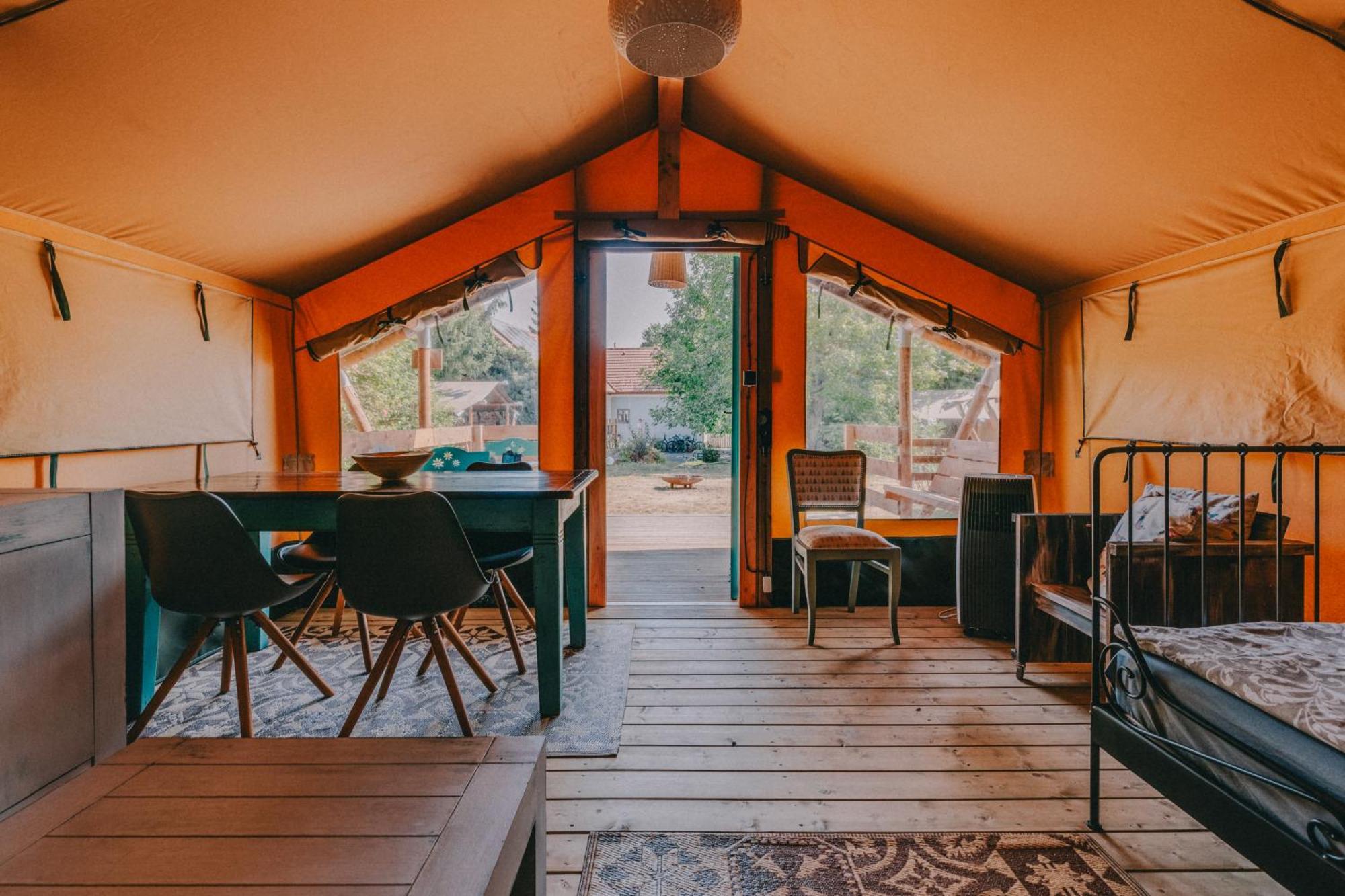 Rendes Glamping Ξενοδοχείο Balatonrendes Εξωτερικό φωτογραφία